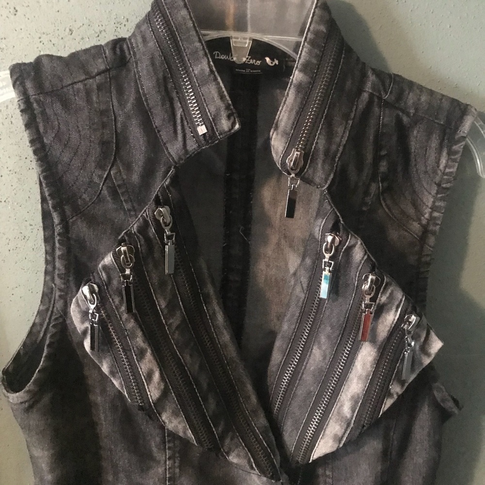 Double Zero Zipper Moto Vest!